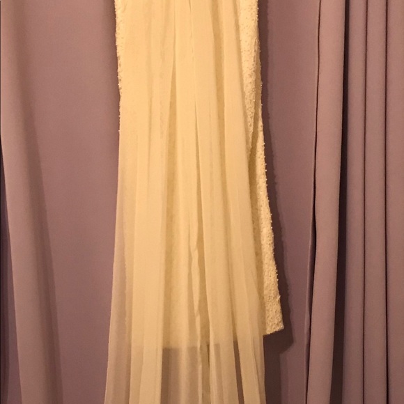 Wedding Gown Ivory Lace and Pearls - Picture 6 of 8